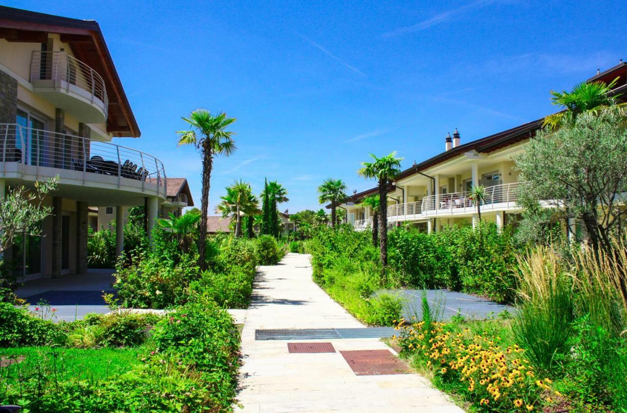 סירמיונה Sky Fort Garda View מראה חיצוני תמונה